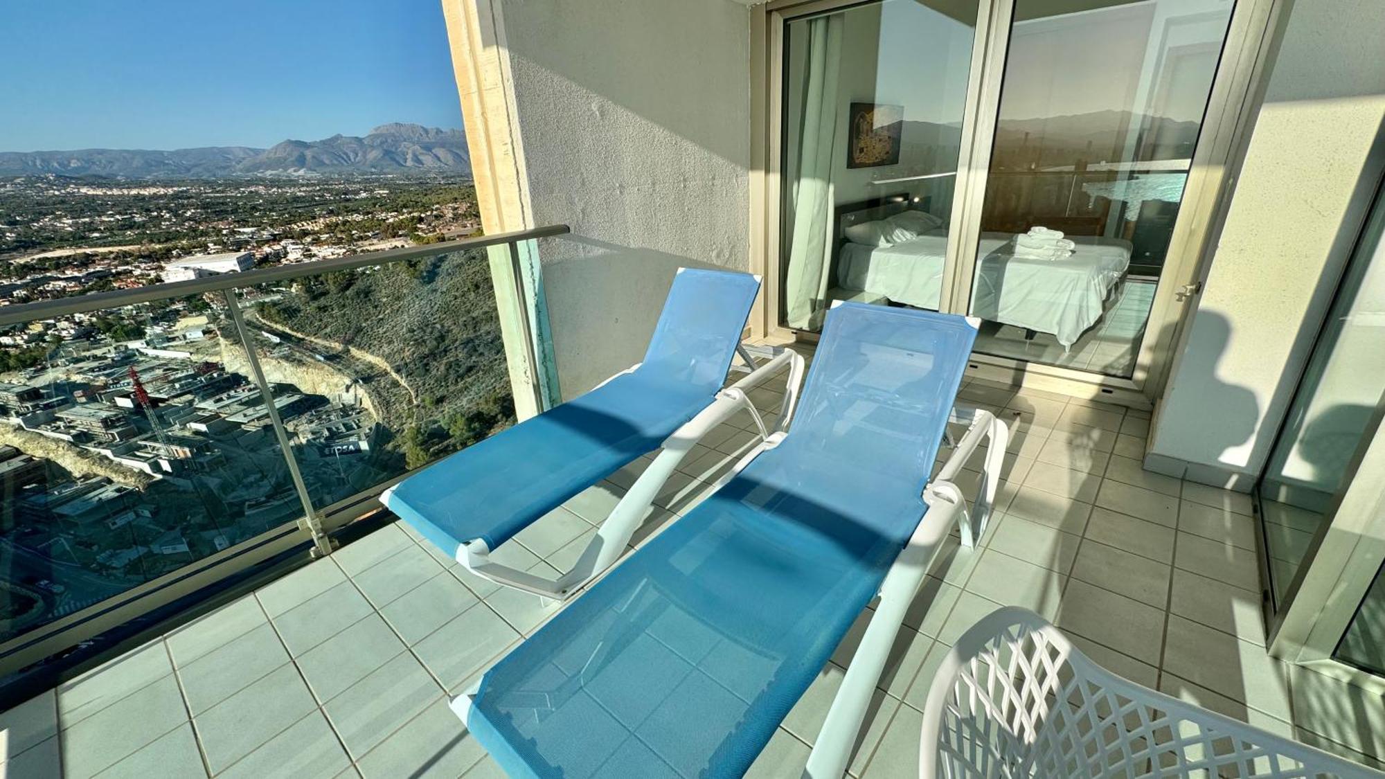 Highrise Apartment With Stunning Views From Private Balcony 85 Benidorm Exterior photo