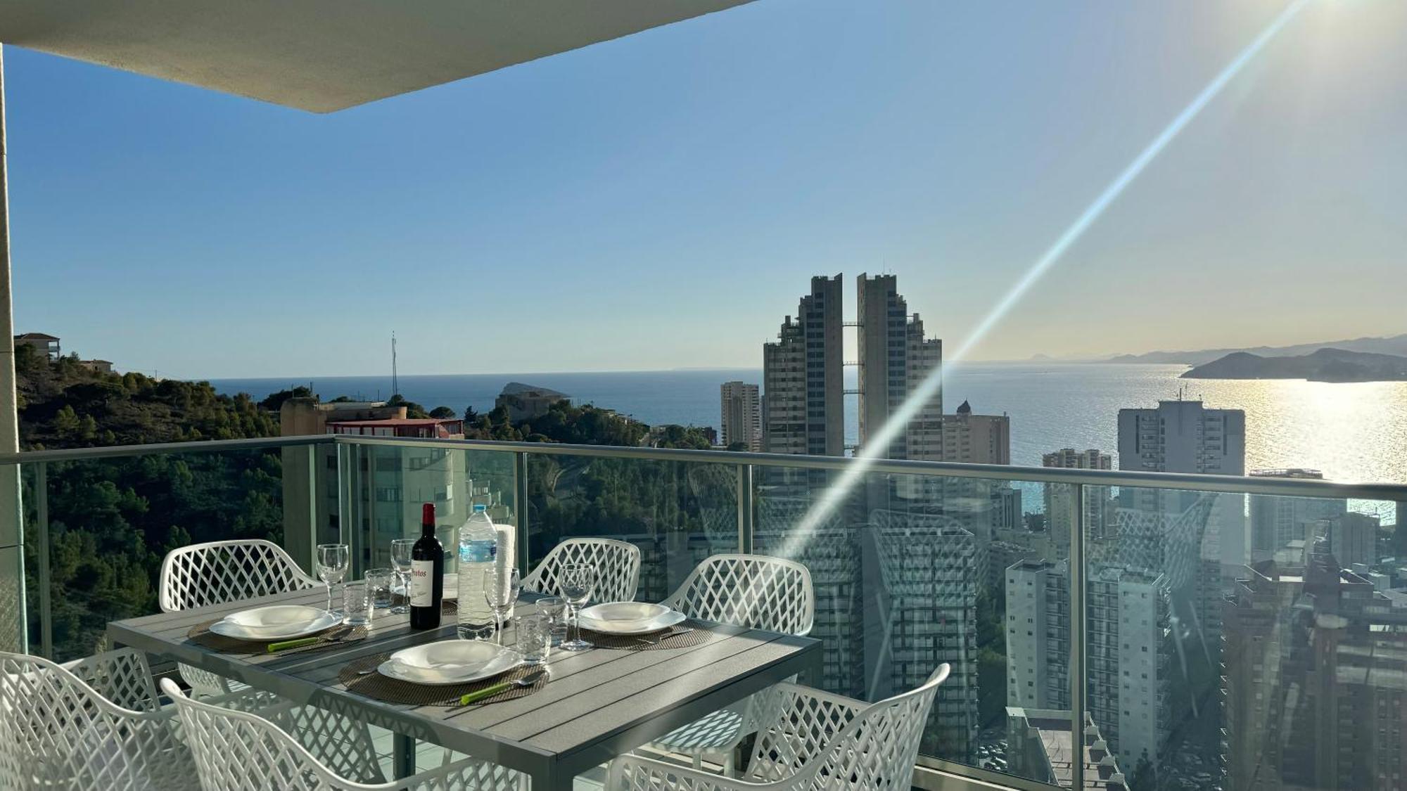 Highrise Apartment With Stunning Views From Private Balcony 85 Benidorm Exterior photo